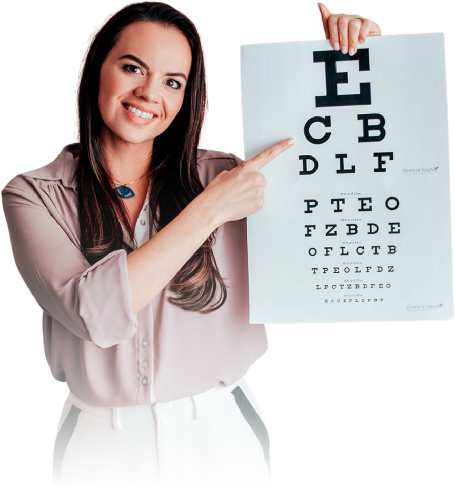 Tatiana segurando tabela de visão